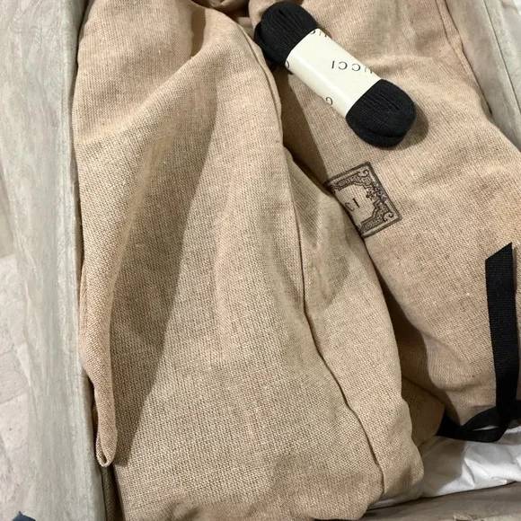 Gucci Black Sneakers with Red and Green Stripes - Picture 4 of 5